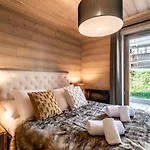 Padouk Moriond - By Emerald * Courchevel