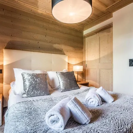 Padouk Moriond - By Emerald Куршевель